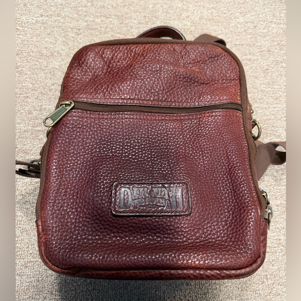 Duluth Trading Co Lifetime Leather travel bag, vintage EUC, collectible